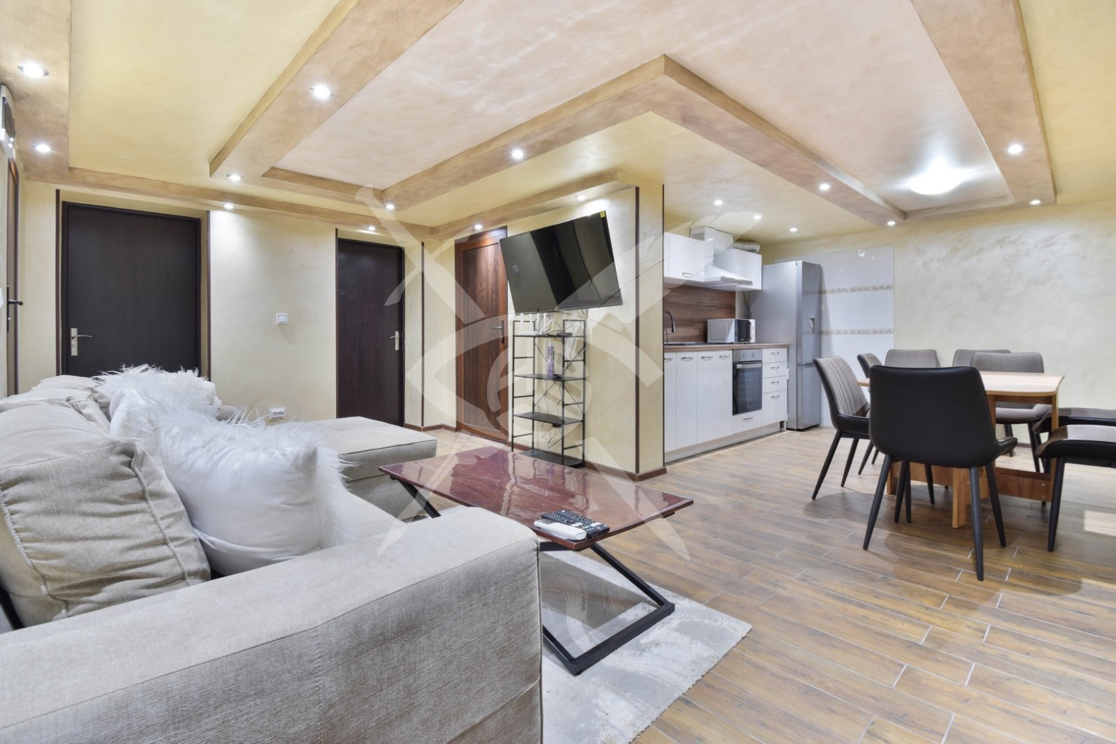 Продава МНОГОСТАЕН, гр. София, Център, снимка 2 - Апартаменти - 51327320