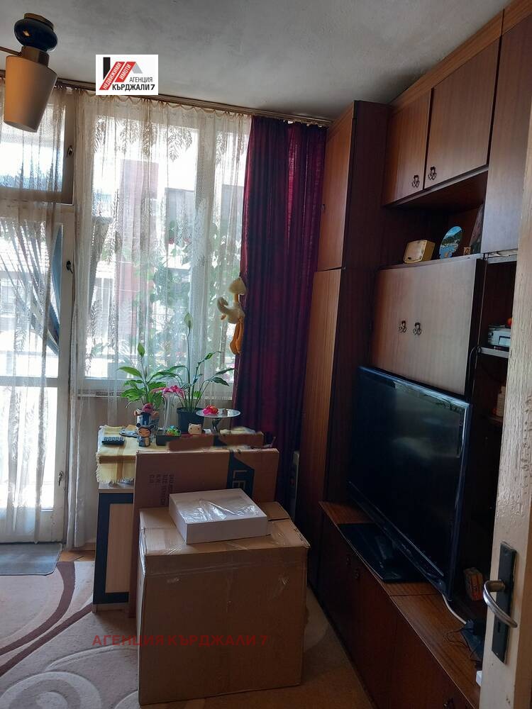 Продава МНОГОСТАЕН, гр. Кърджали, Веселчане, снимка 4 - Апартаменти - 54213314