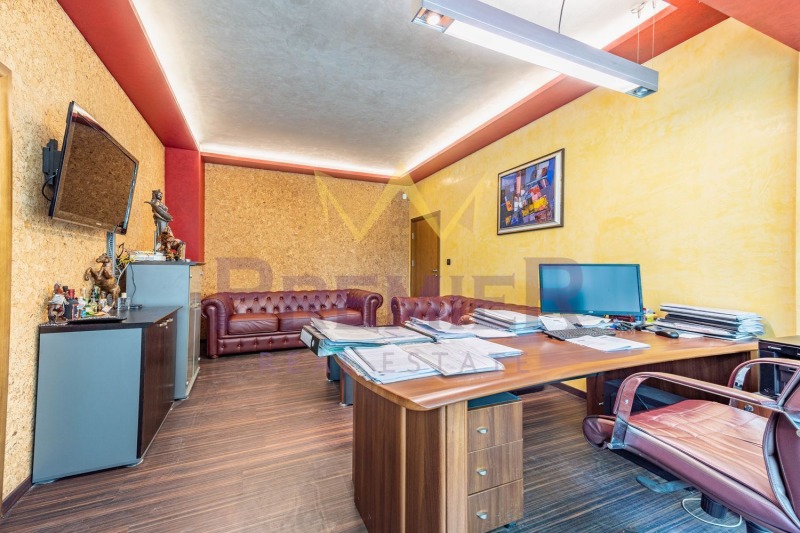 Te koop  Kantoor Varna , Tsentar , 120 m² | 94027219 - afbeelding [6]