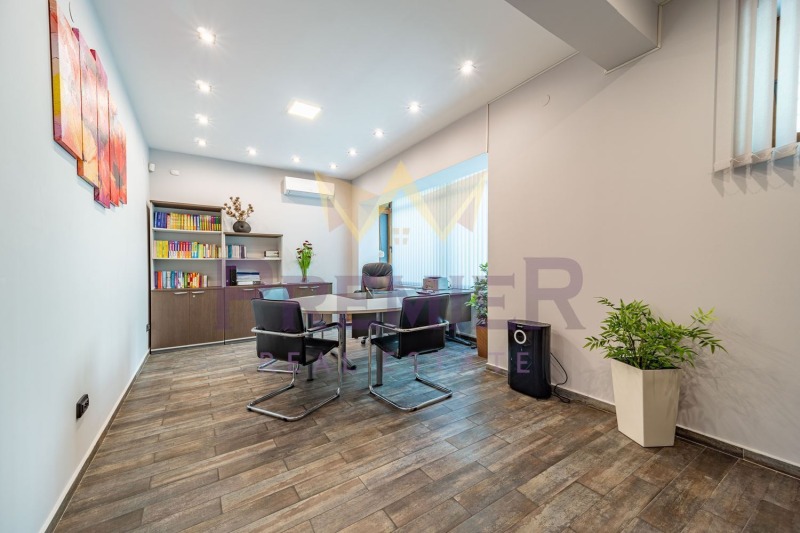 Te koop  Kantoor Varna , Tsentar , 120 m² | 94027219 - afbeelding [2]
