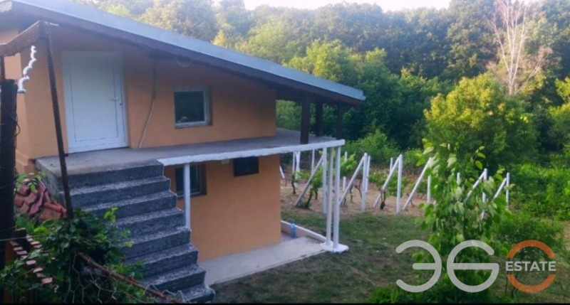 Продава ВИЛА, гр. Варна, м-т Крушките