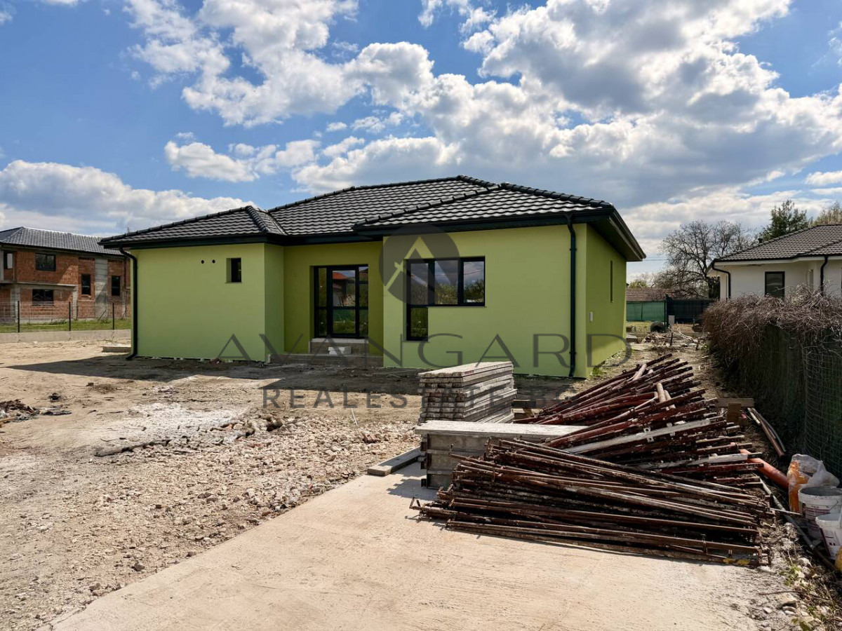 Продава КЪЩА, с. Скутаре, област Пловдив