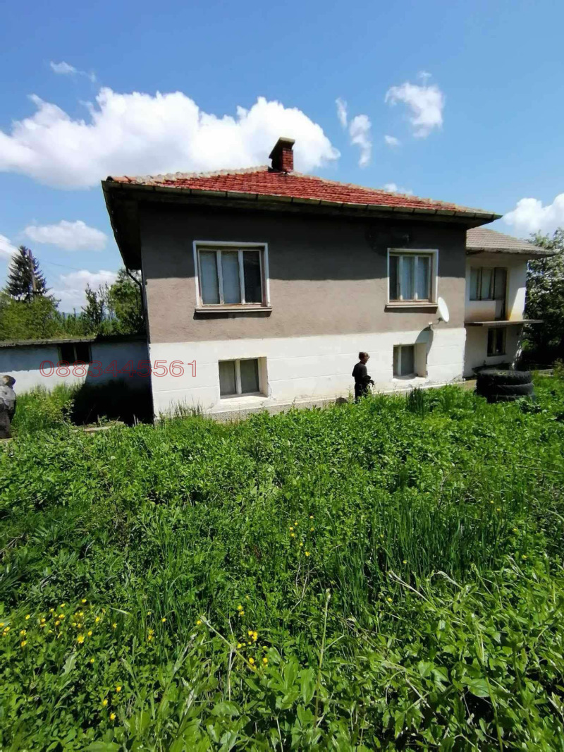 Продава КЪЩА, с. Гюешево, област Кюстендил