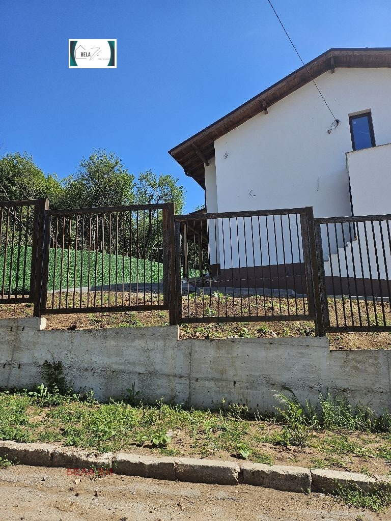 Na prodej  Dům oblast Pernik , Slakovci , 83 m2 | 56631177 - obraz [2]