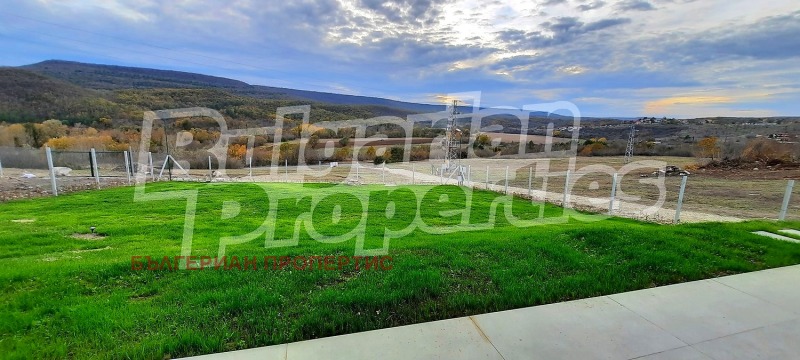 Продава КЪЩА, с. Църква, област Добрич, снимка 2 - Къщи - 53517999