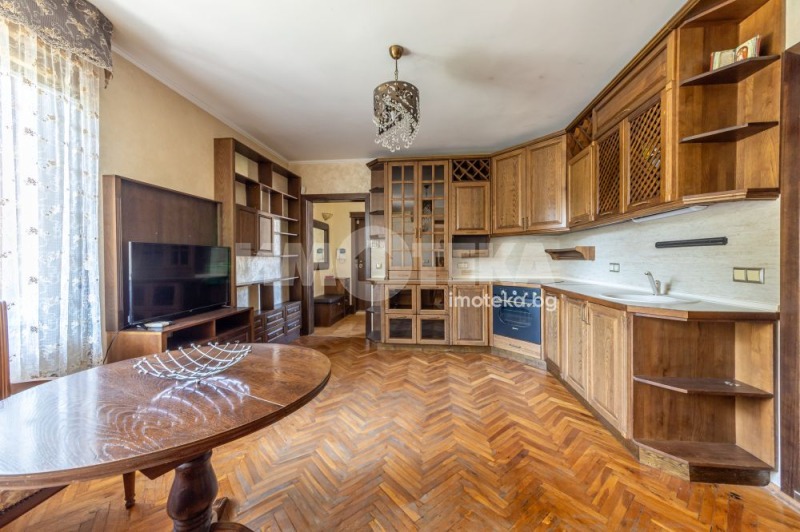 Продава  Многостаен, град Варна, Център •  450 000 EUR • ID 52245767 — holmes.bg - [1] 