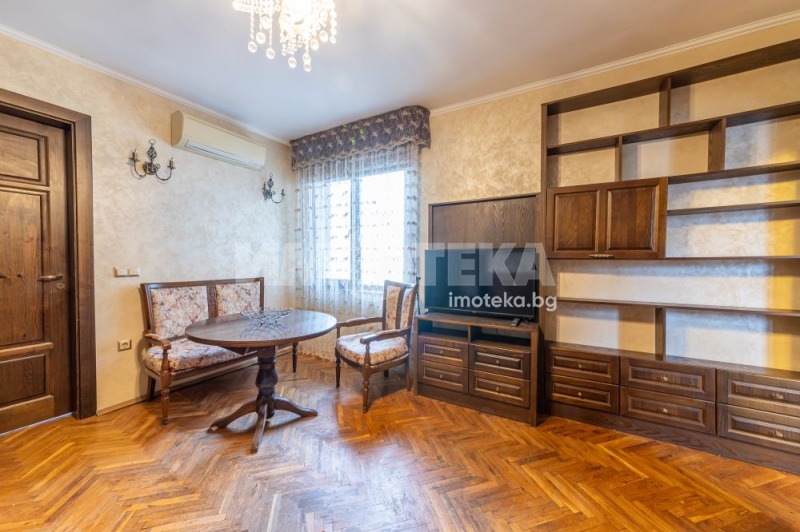 Продава МНОГОСТАЕН, гр. Варна, Център, снимка 15 - Aпартаменти - 49541469