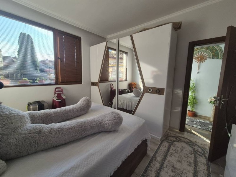 Продава КЪЩА, гр. Търговище, Център, снимка 5 - Къщи - 52537009