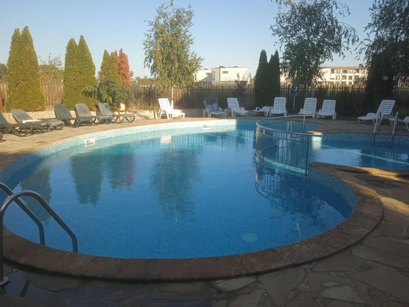 Продава  3-стаен, град Бургас, Сарафово •  141 990 EUR • ID 61037773 — holmes.bg - [1] 