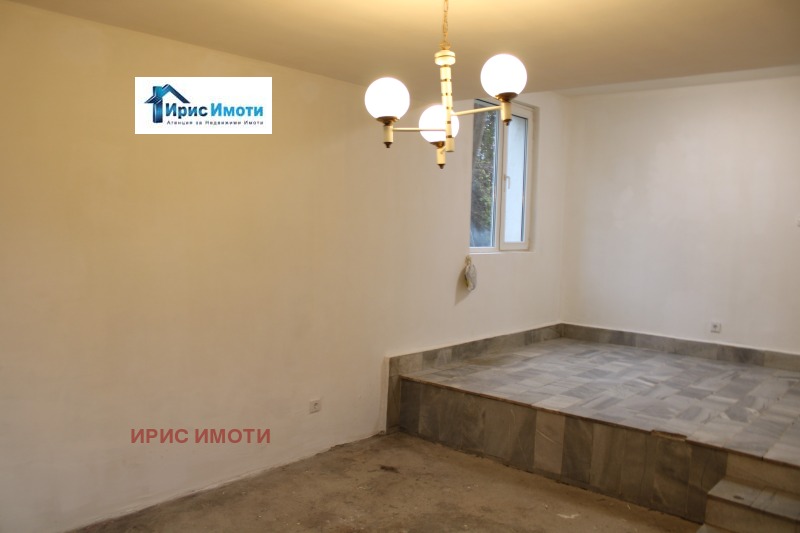 Продава 3-СТАЕН, гр. София, Карпузица, снимка 2 - Апартаменти - 52455342