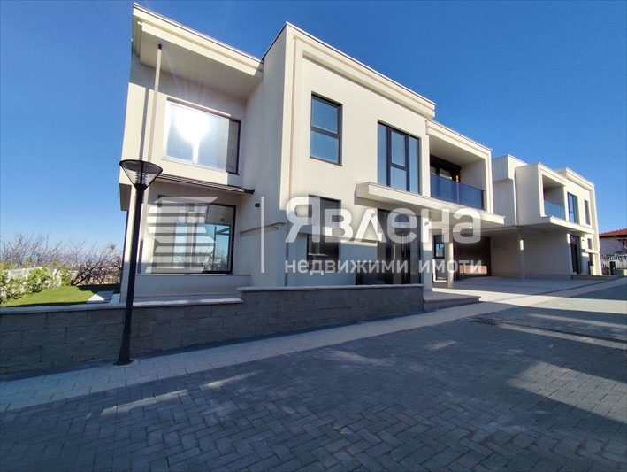 Na prodej  Dům oblast Plovdiv , Markovo , 363 m2 | 37382789
