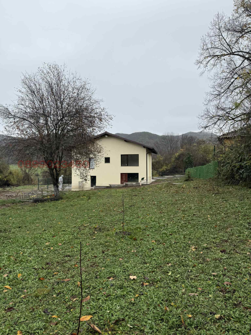 Продава КЪЩА, гр. Правец, област София област, снимка 14 - Къщи - 52780448