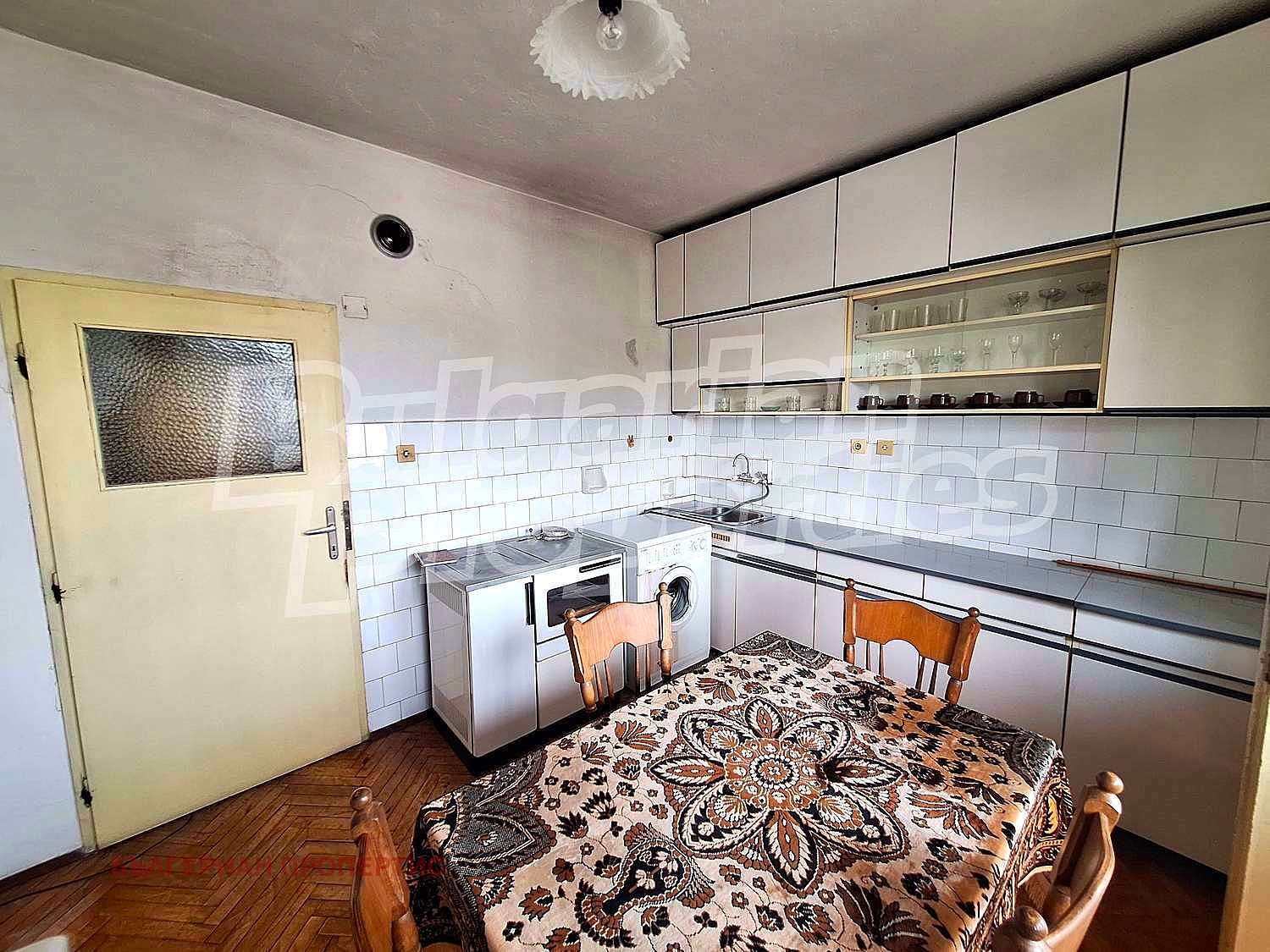 Продава 4-СТАЕН, гр. Елена, област Велико Търново, снимка 2 - Апартаменти - 50891272