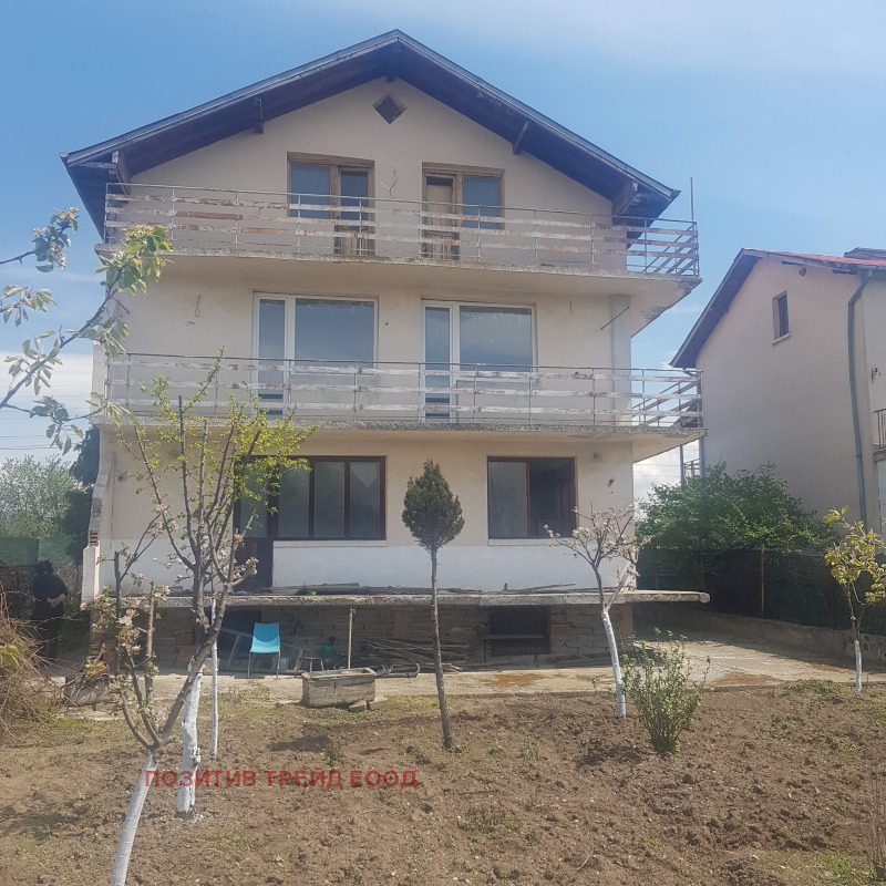 Продава КЪЩА в област Кюстендил, с. Крайници - 172 кв.м / 81 295.41 € » 159 000 лв., ПОЗИТИВ ТРЕЙД ЕООД