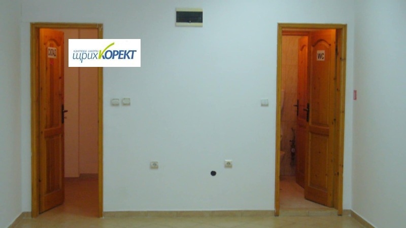 Продава  Магазин град Велико Търново , Център , 52 кв.м | 21800231 - изображение [2]