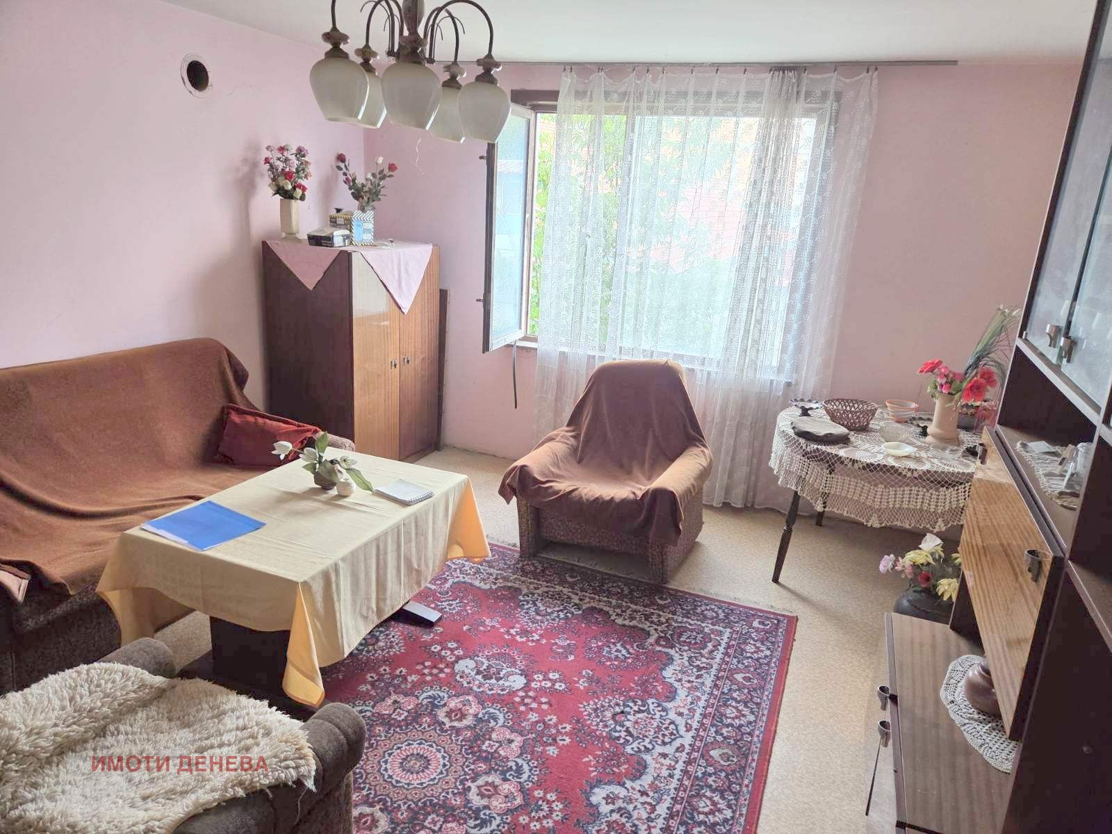 Продава 4-СТАЕН, гр. Добрич, Пинета