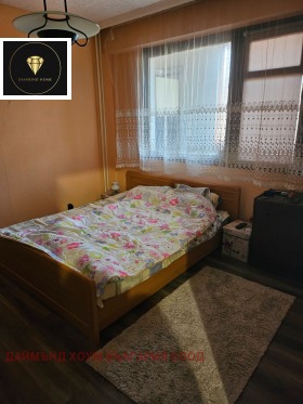 1 quarto Kiutchuk Parij, Plovdiv 11