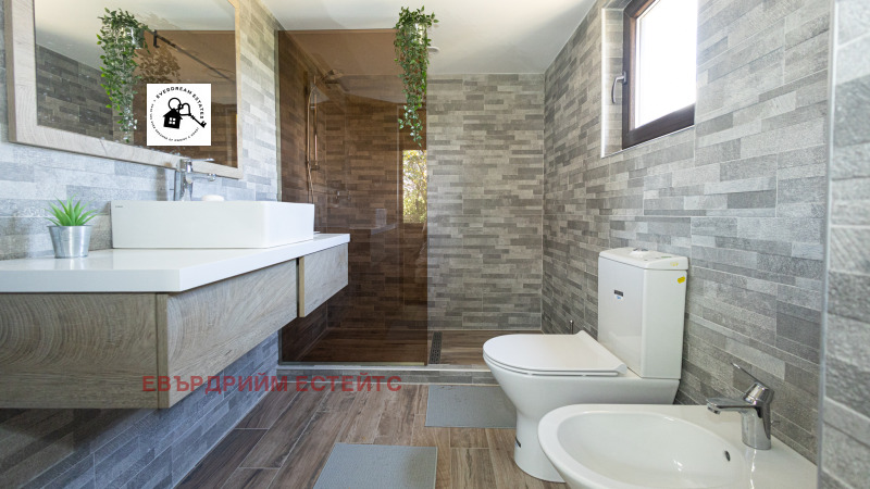 À venda  Vila Pernik , Carkva , 150 m² | 66052812