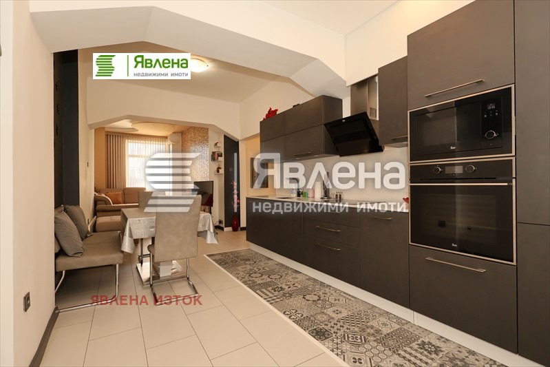 Продава 3-СТАЕН, гр. София, Център, снимка 2 - Aпартаменти - 48937065