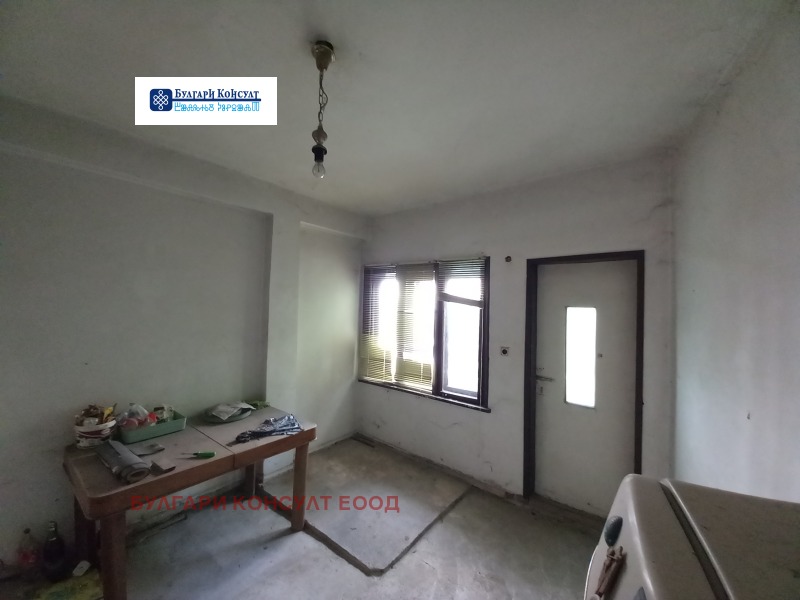 Продава  3-стаен град Кюстендил , Център , 77 кв.м | 87422362 - изображение [8]