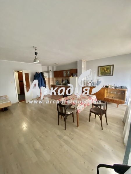For Sale  3+ bedroom Plovdiv , Vastanicheski , 130 sq.m | 54952594 - image [2]