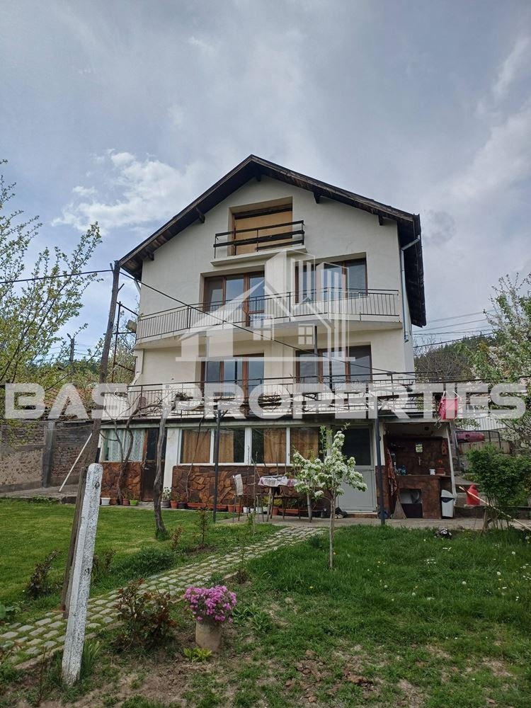 Продава КЪЩА, с. Драгичево, област Перник