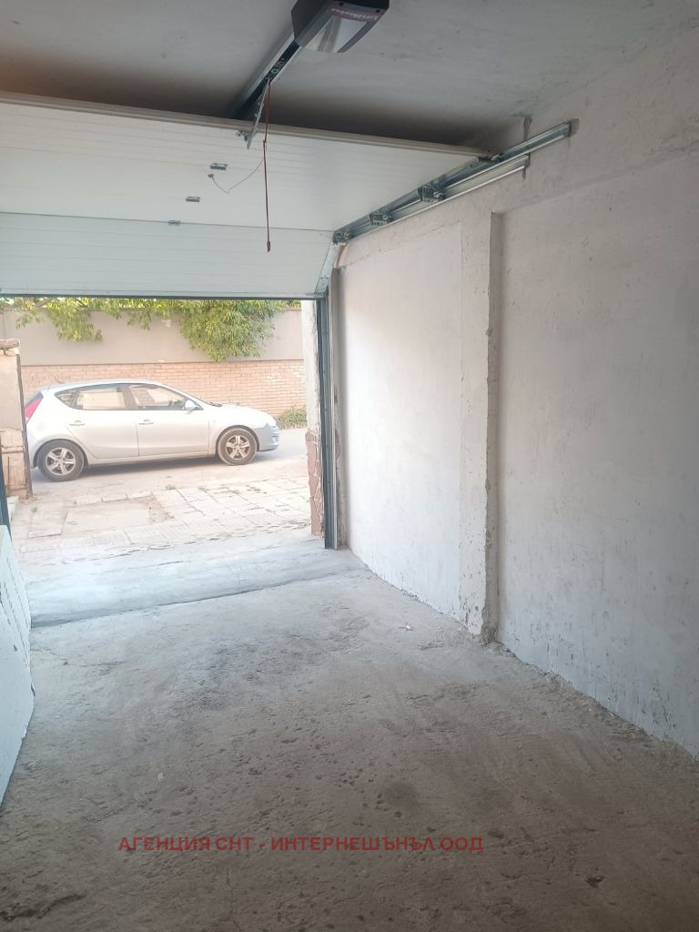 Продава ГАРАЖ, ПАРКОМЯСТО, гр. София, Кръстова вада