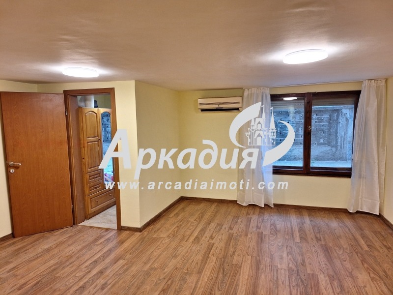 Продава ОФИС, град Пловдив, Христо Смирненски • 45900 € / 89772.60 лв. • 88800300 1