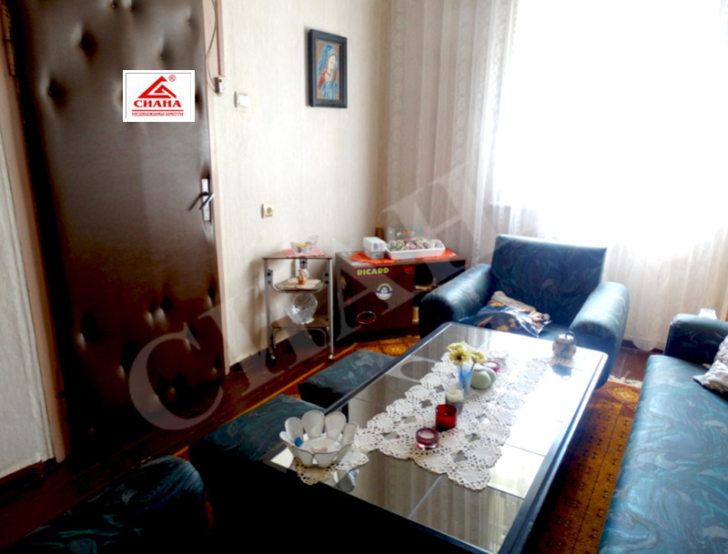 Продава КЪЩА, град Русе, Център • 130000 € / 254257.90 лв. • 15890715 1