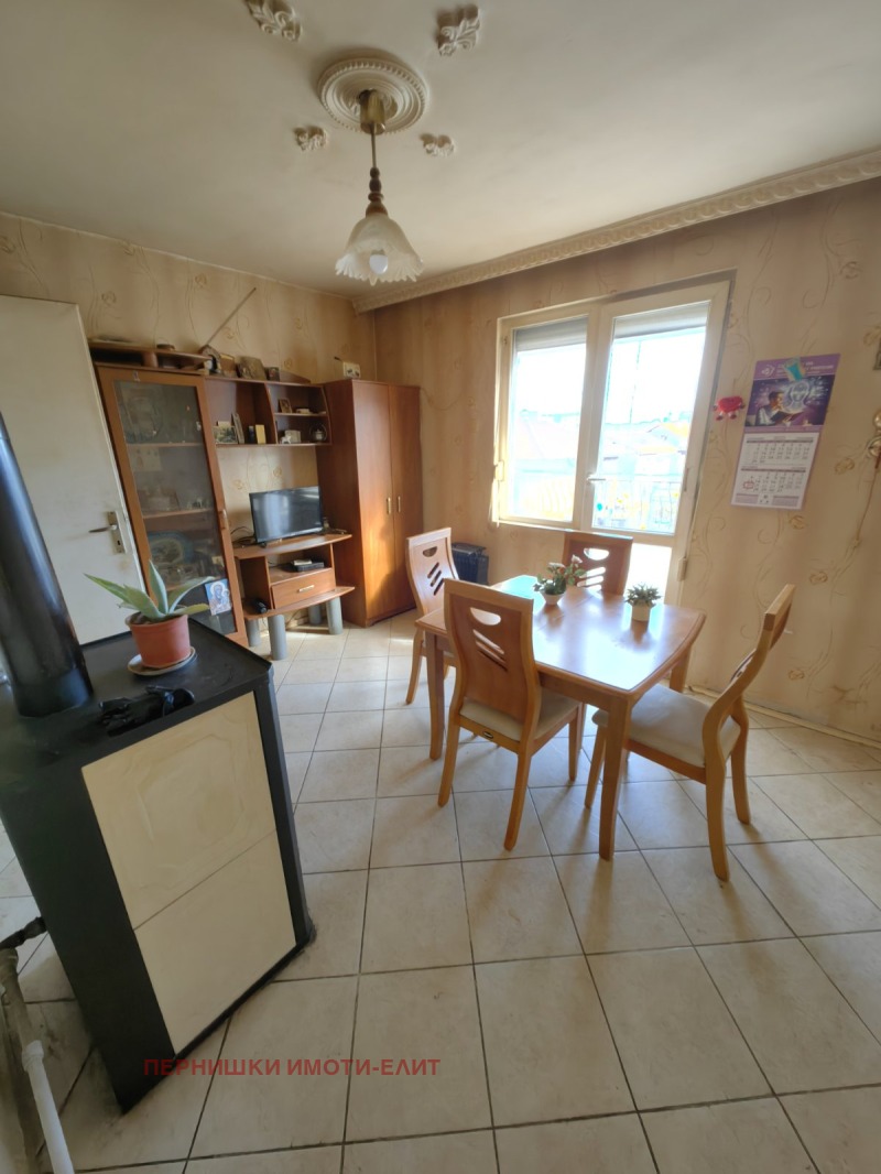 Продава КЪЩА, гр. Перник, Ралица, снимка 3 - Къщи - 52388236