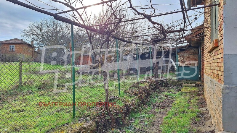 Продава КЪЩА, с. Червенци, област Варна, снимка 2 - Къщи - 53468229