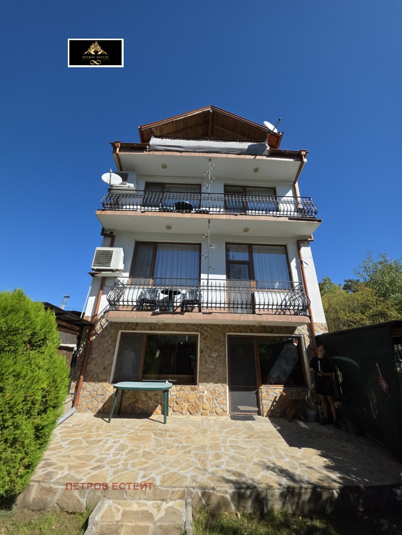 Продава  Хотел област Пазарджик , гр. Батак , 560 кв.м | 48890606