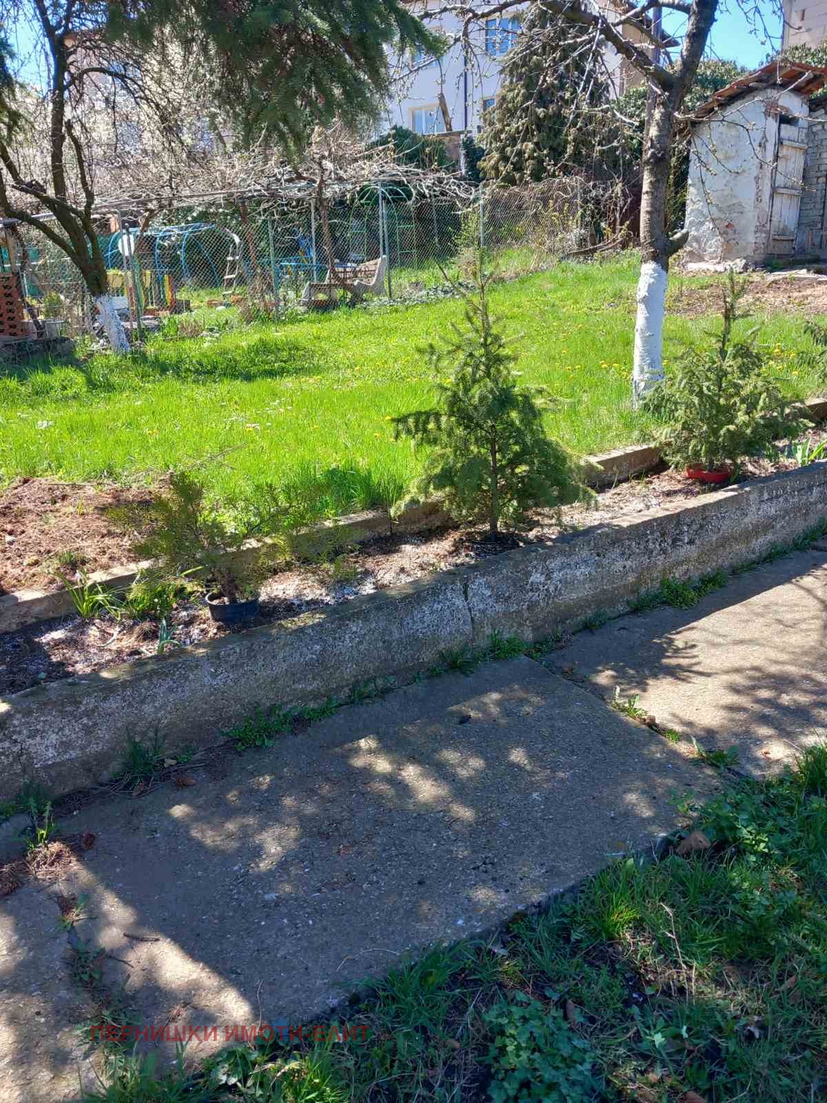 Продава КЪЩА, гр. Перник, Ралица, снимка 4 - Къщи - 52388236