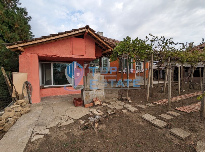Продава КЪЩА в област Велико Търново, гр. Павликени - 100 кв.м / 82 500 € » 161 355.98 лв., ТОП ЕСТЕЙТ