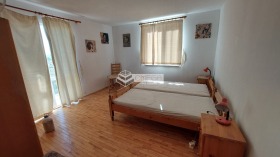 Hus Sjernomorets, region Burgas 6