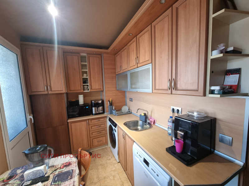 Продава 2-СТАЕН, гр. Благоевград, Орлова чука, снимка 4 - Апартаменти - 52291495