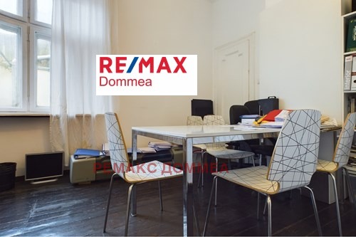 Продава МНОГОСТАЕН, гр. Варна, Център, снимка 9 - Aпартаменти - 49110513