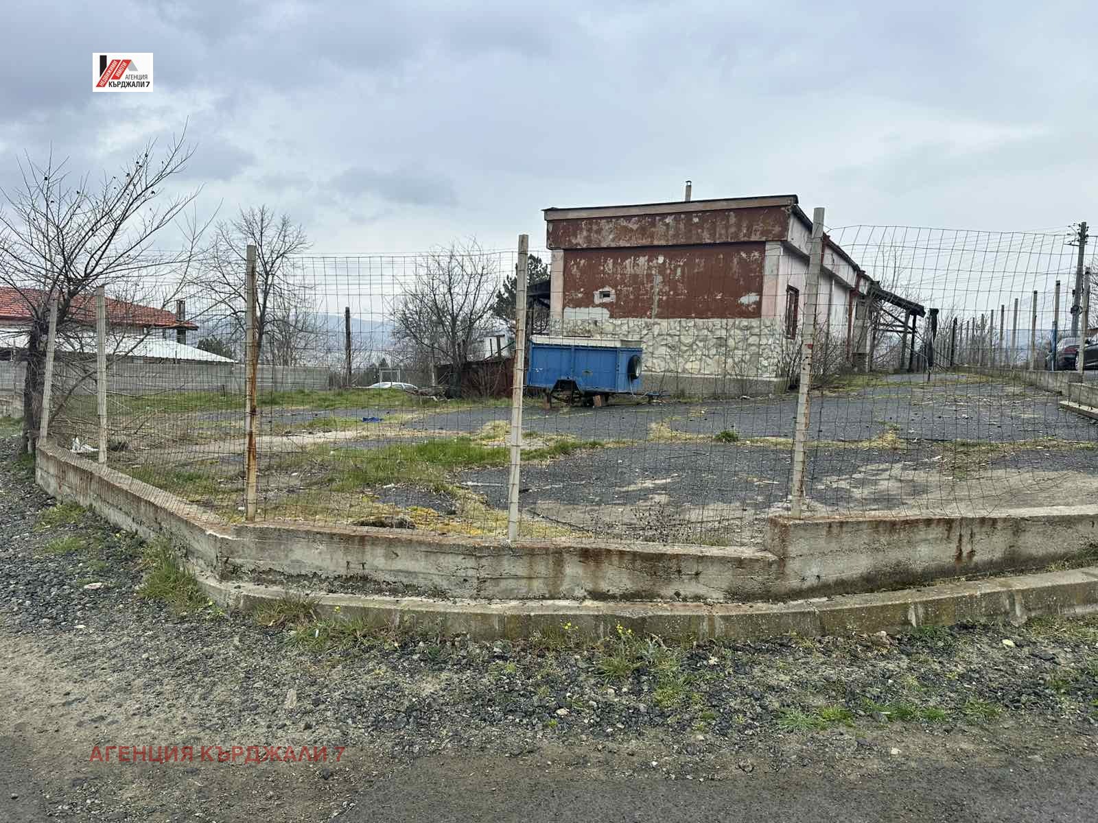 Продава МАГАЗИН, с. Сипей, област Кърджали, снимка 3 - Магазини - 55637739