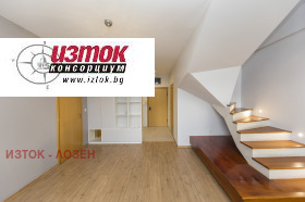 Μεζονέτα Μλαδοστ 3, Σοφηια 9