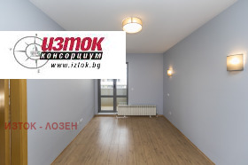 Μεζονέτα Μλαδοστ 3, Σοφηια 10