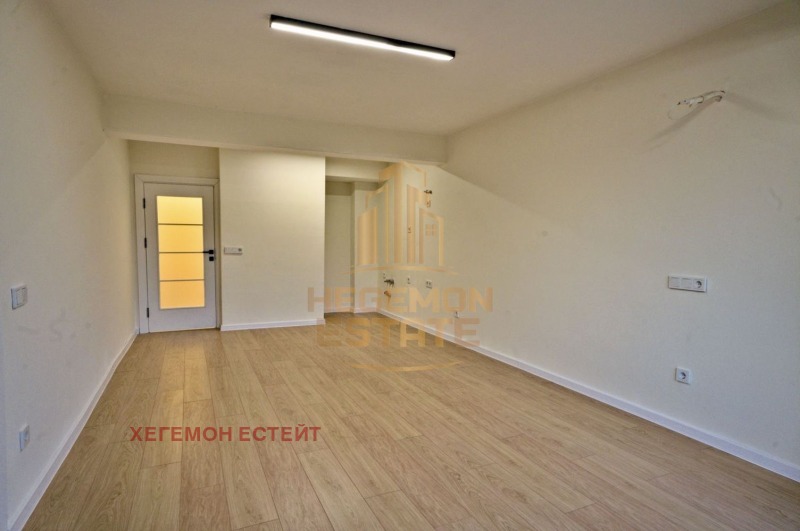 Продава  4-стаен град Варна , Център , 120 кв.м | 97099736 - изображение [2]
