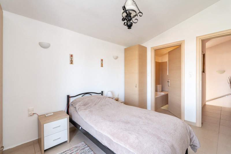 Продава КЪЩА, гр. Хасково, Център, снимка 8 - Къщи - 54266768