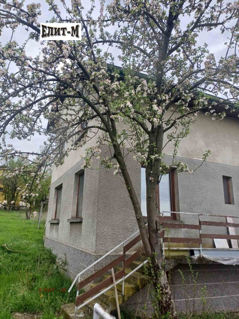 Продава КЪЩА в област Плевен, с. Радомирци - 200 кв.м / 64 000 € » 125 173.12 лв., ЕЛИТ - М