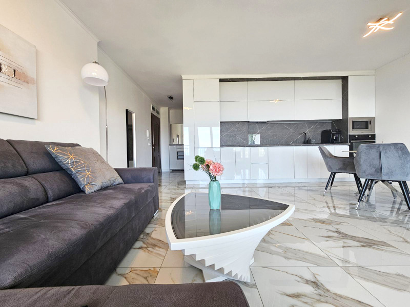 Продава  3-стаен област Добрич , гр. Балчик , 92 кв.м | 76782481