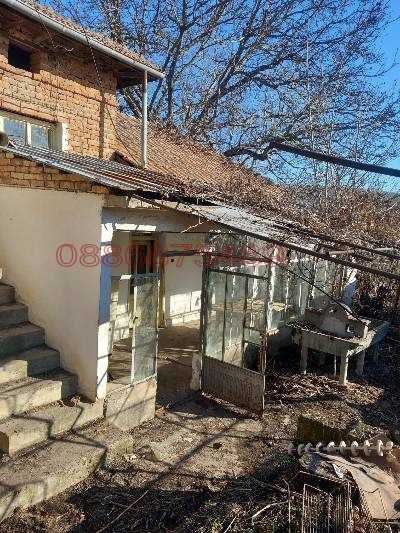 Продава КЪЩА, с. Козловец, област Велико Търново