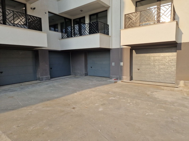 Продава  Гараж град София , Кръстова вада , 35 кв.м | 46178771