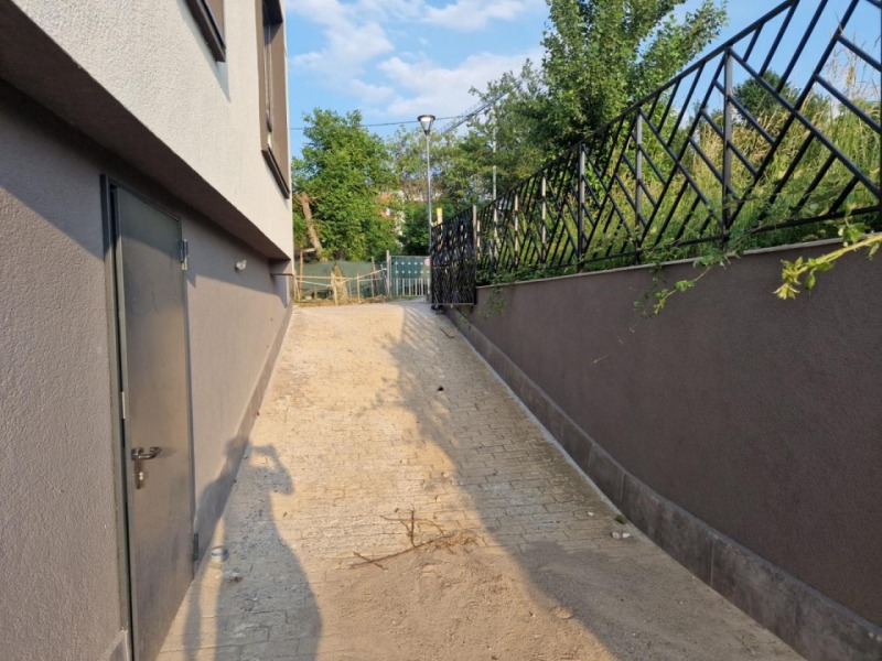 Продава  Гараж град София , Кръстова вада , 35 кв.м | 46178771 - изображение [4]