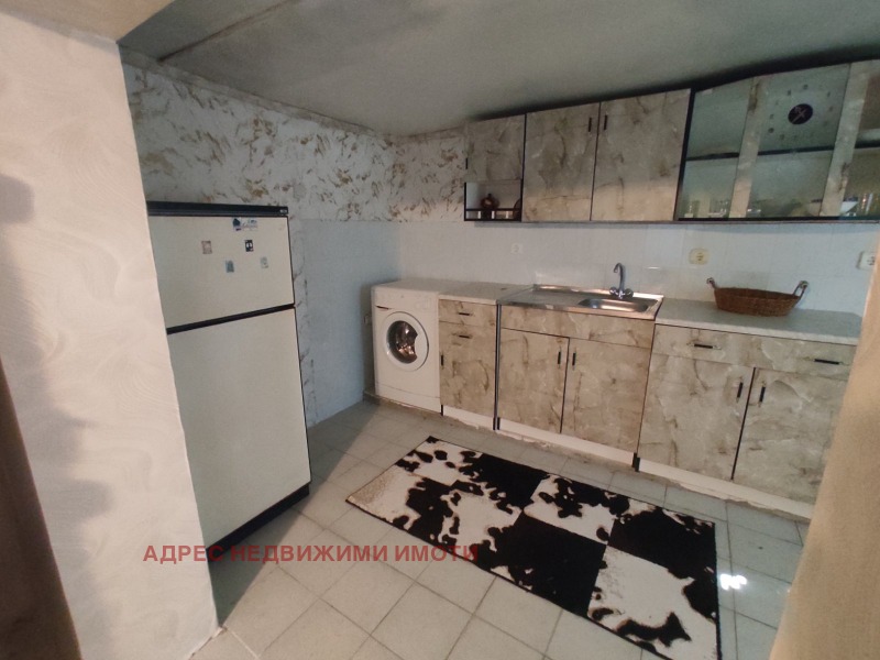 Myytävänä  Talo Stara Zagoran alue , Kovatševo , 150 neliömetriä | 81574660 - kuva [2]