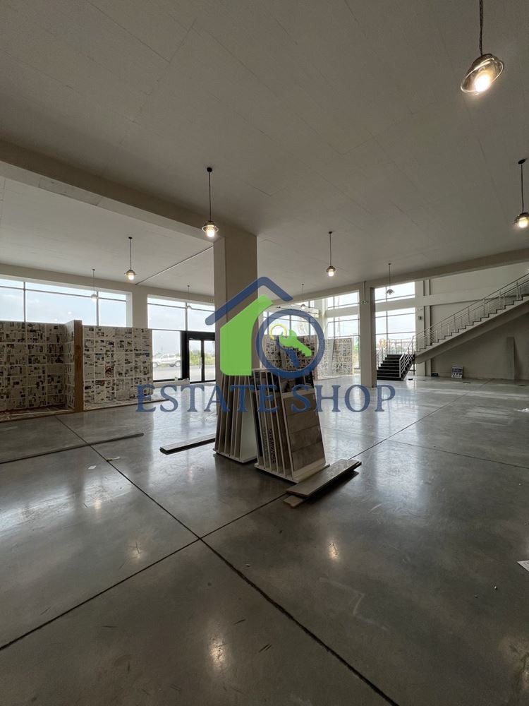 Продава  Магазин град Пловдив , Пазарджишко шосе , 1120 кв.м | 73263911 - изображение [2]