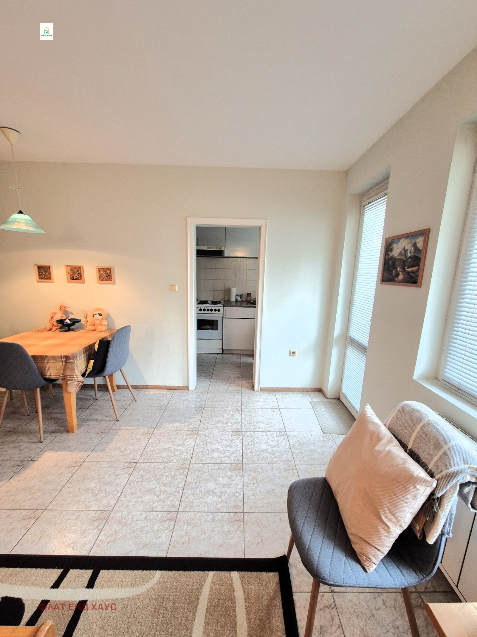 Продава МНОГОСТАЕН, гр. Варна, Спортна зала